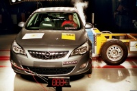 Nova Opel Astra je prejela pet zvezdic na Euro NCAP testu varnosti