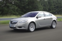 Inovativna Opel Insignia poživlja tradicionalni razred avtomobilov srednje velik