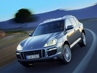 Prenovljeni Porsche Cayenne