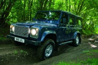 Prenovljeni land rover defender