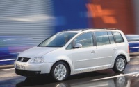 VW  Touran (prva slika novega MPV)